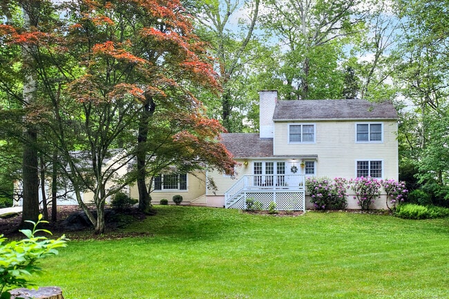 property at 1 Graystone Ln