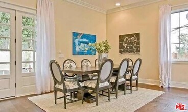 580 N Kenter Ave in Los Angeles, CA - Building Photo - Building Photo