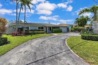 2225 NE 20th Ave in Wilton Manors, FL - Building Photo - Building Photo