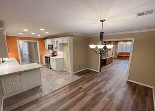 14008 Apache Dr in Edmond, OK - Building Photo - Building Photo