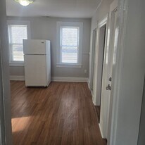 186 Auburn St in Manchester, NH - Building Photo