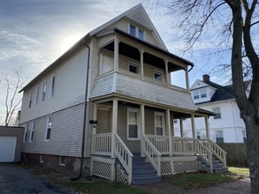 15-17-17 Euclid Ave in Springfield, MA - Foto de edificio - Building Photo