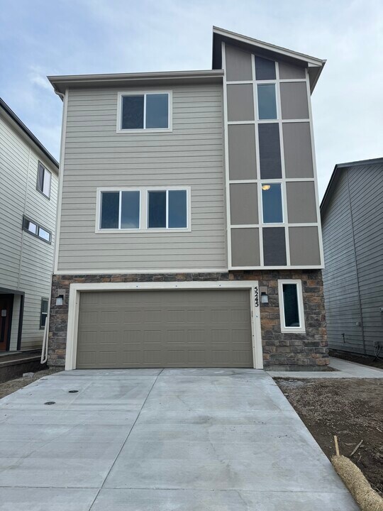 5245 Painted Sky Vw in Colorado Springs, CO - Building Photo