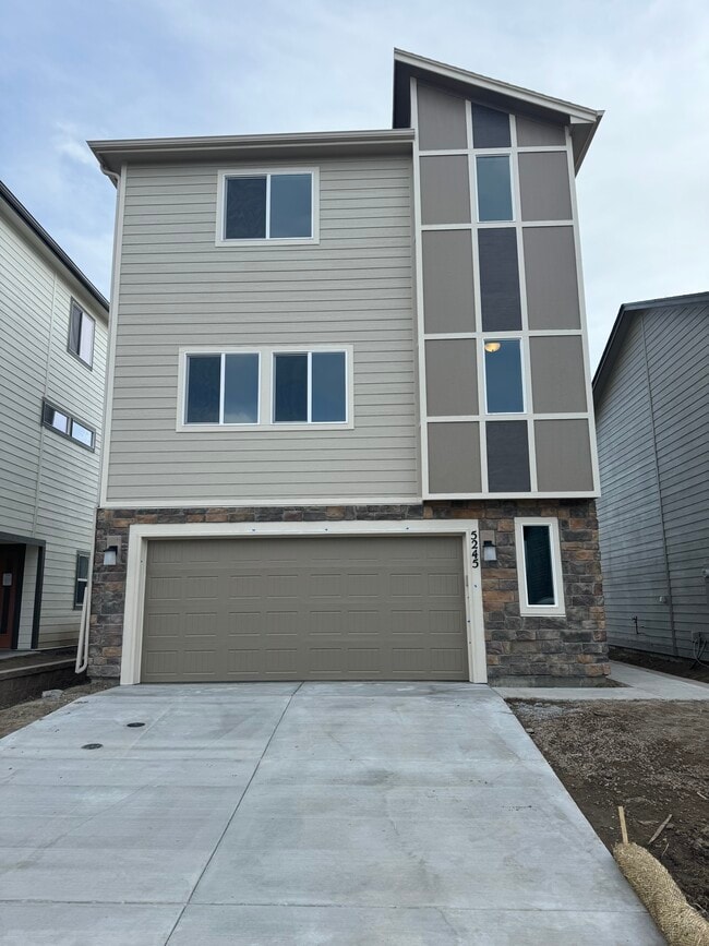 property at 5245 Painted Sky Vw