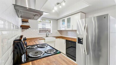 1131 55th Ave N in St. Petersburg, FL - Building Photo - Building Photo