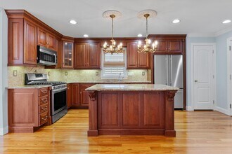 126 W 2nd St in Bayonne, NJ - Building Photo - Building Photo