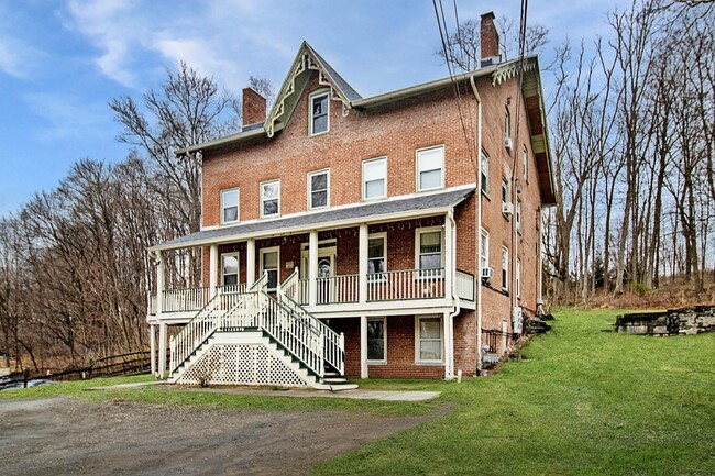 120 Market St in Wappingers Falls, NY - Building Photo - Building Photo
