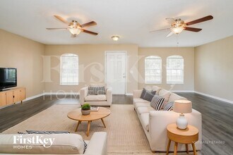 4911 Rawls Rd, Unit 217 in Tampa, FL - Building Photo - Building Photo