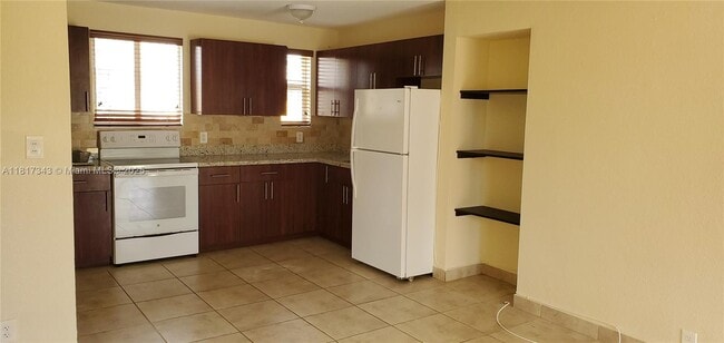 1740 NE 148th St in Miami, FL - Building Photo - Building Photo