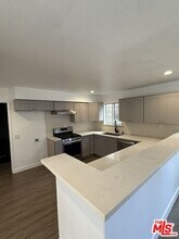 1505 S Dunsmuir Ave in Los Angeles, CA - Building Photo - Building Photo