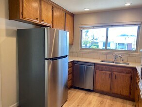 6847 Cedar Ln in Dublin, CA - Building Photo - Building Photo