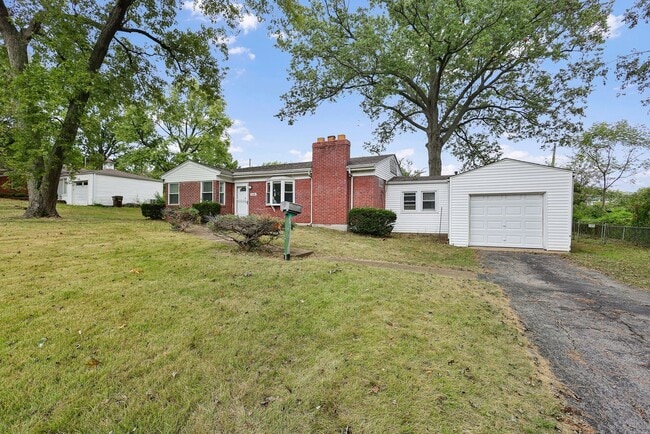 property at 548 Hentschel Pl