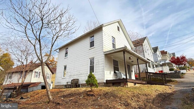 6 Fern Ave in Carbondale, PA - Building Photo - Building Photo