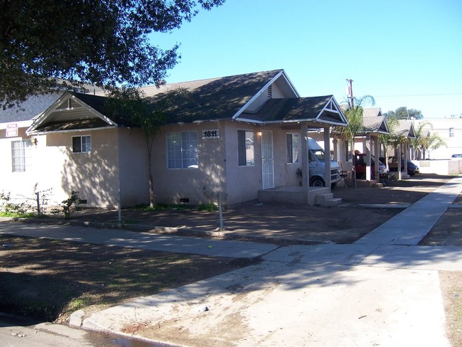 1611-1613 N STANTON Pl in Long Beach, CA - Foto de edificio - Building Photo