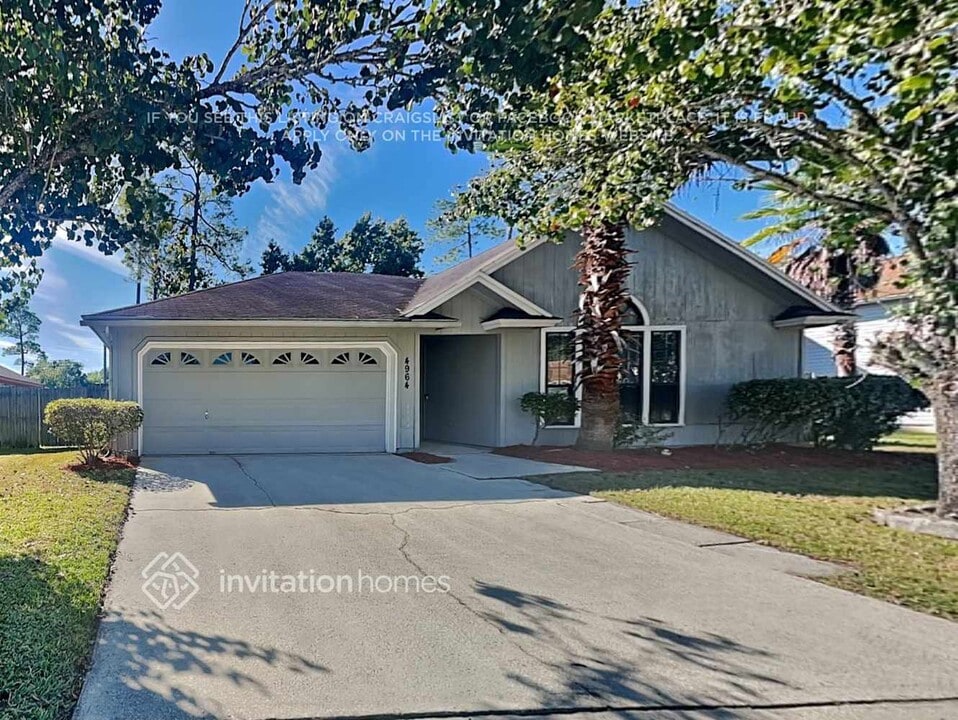 4964 Greenland Hideaway Dr S in Jacksonville, FL - Foto de edificio
