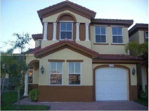 8149 NW 115th Ct in Doral, FL - Foto de edificio