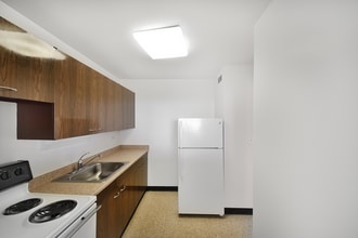 7447 S South Shore Dr in Chicago, IL - Foto de edificio - Building Photo