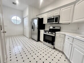 447 Enclave Pl in Lakeland, FL - Building Photo - Building Photo