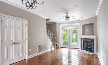 250 E Delaware Ave in Southern Pines, NC - Building Photo - Building Photo