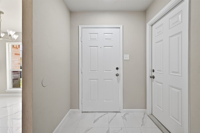 10603 Highland Woods Dr in Sugar Land, TX - Building Photo - Building Photo