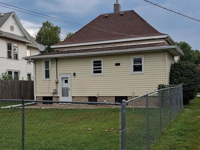 property at 513 N Grant St