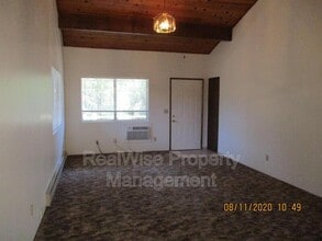 400 NW Elm St in Grants Pass, OR - Building Photo - Building Photo