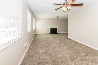429 Azalea Dr in Stockbridge, GA - Building Photo - Building Photo