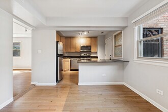 1540 W Chase Ave in Chicago, IL - Building Photo - Building Photo