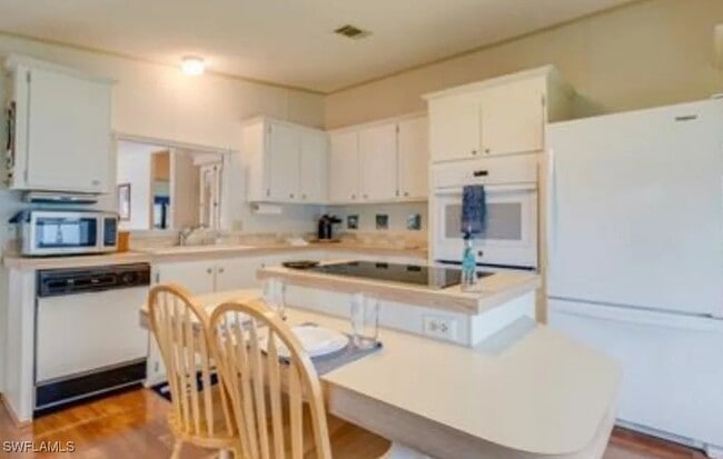 property at 624 Sunset Ln