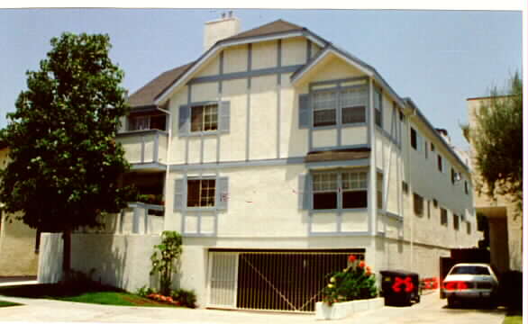 3740 Bagley Ave in Los Angeles, CA - Foto de edificio - Building Photo