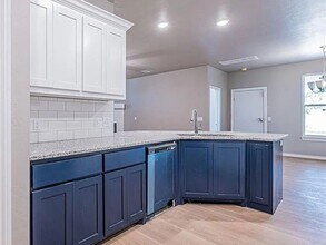 124 Cedar St in Perry, OK - Building Photo - Building Photo