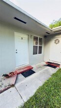 16021 NE 18th Pl in North Miami Beach, FL - Building Photo - Building Photo