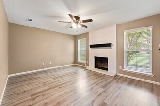 1904 Dartmouth St in College Station, TX - Building Photo - Building Photo