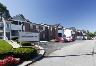 Jefferson Place Apartments in Fortville, IN - Foto de edificio - Building Photo