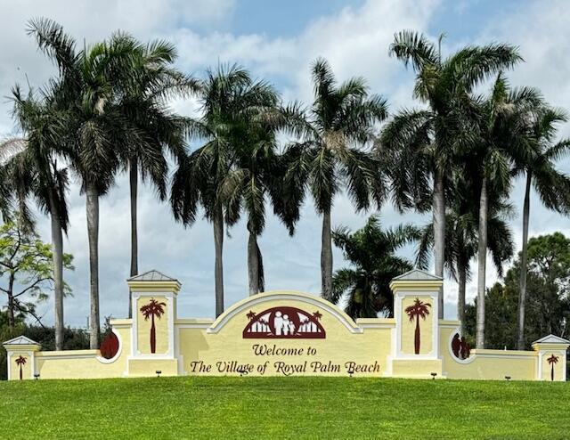 77 Fairways Ln in Royal Palm Beach, FL - Building Photo - Building Photo