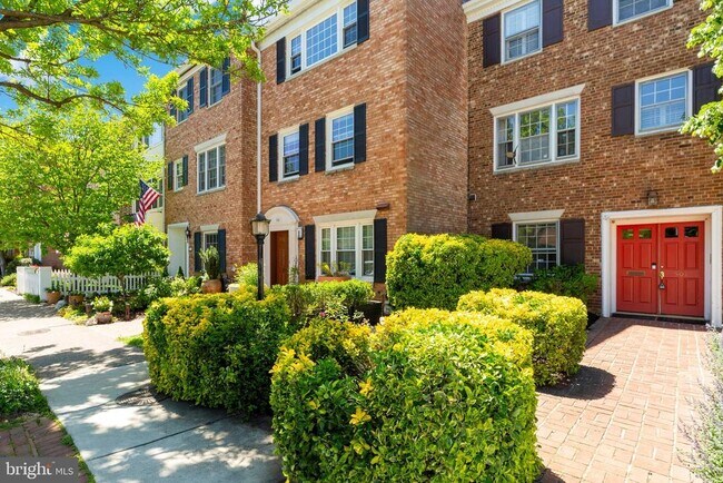 501 S Royal St in Alexandria, VA - Building Photo - Building Photo
