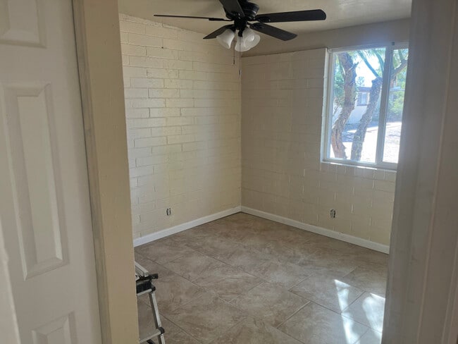 3913 S Queen Palm Dr in Tucson, AZ - Building Photo - Building Photo