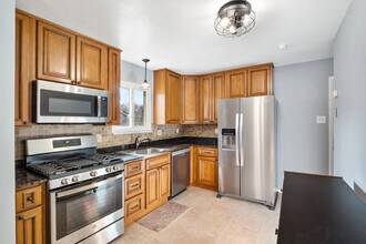 12010 Glenpark Dr in Maryland Heights, MO - Building Photo - Building Photo