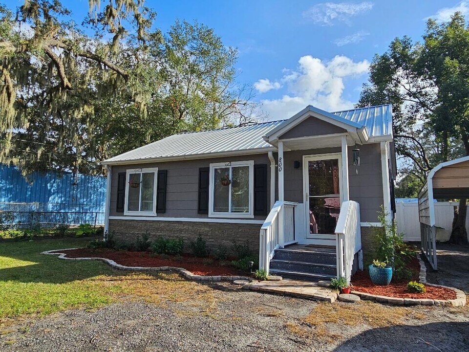 800 5th St in Brunswick, GA - Building Photo