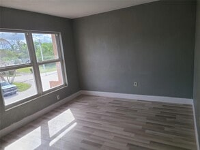2775 NW 194th Terrace in Miami Gardens, FL - Building Photo - Building Photo