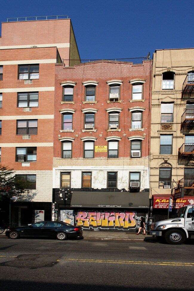 137 Essex St in New York, NY - Building Photo - Building Photo