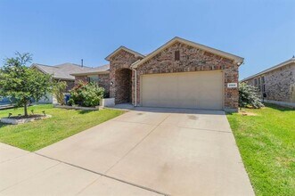 2324 Larimar Dr in Krugerville, TX - Building Photo - Building Photo