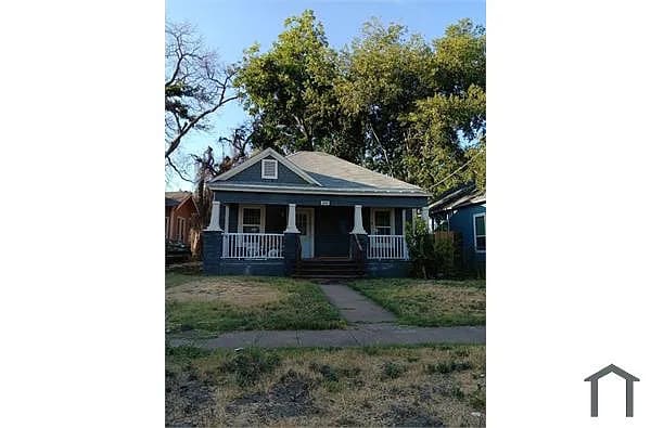 property at 615 Delmar St