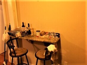 208 Willow St, Unit #1 in New Haven, CT - Building Photo - Building Photo