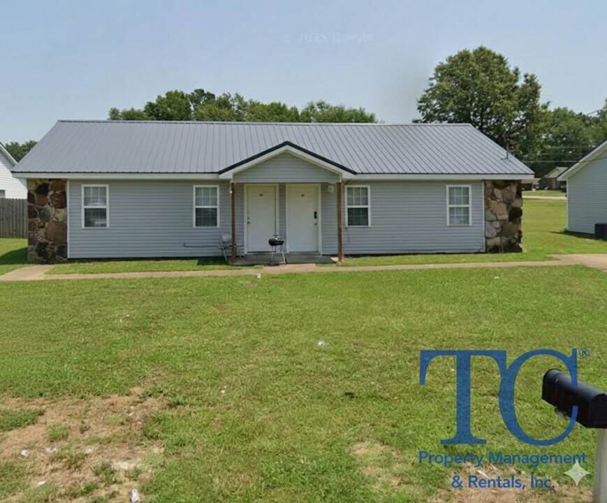 16-18-18 Lennon Cove in Jackson, TN - Building Photo