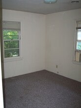 2110 Elm Ln in Manhattan, KS - Building Photo - Building Photo