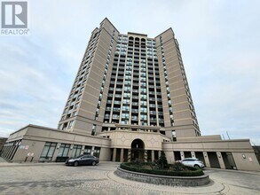 220 Forum Dr in Mississauga, ON - Building Photo - Building Photo