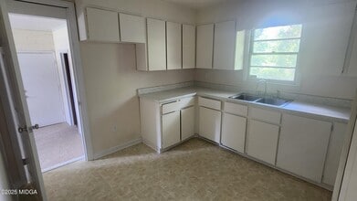 2304 Danbury Dr in Macon, GA - Building Photo - Building Photo