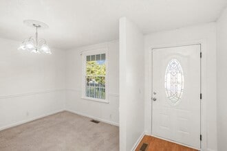 5100 Colemont Dr in Nashville, TN - Foto de edificio - Building Photo