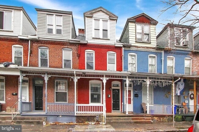 property at 2208 Logan St